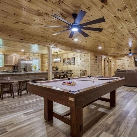Hidden Creek, Pool Table, Hot Tub, 1089 Free Tickets Each Paid Day, Dollywood And More Gatlinburg Bagian luar foto