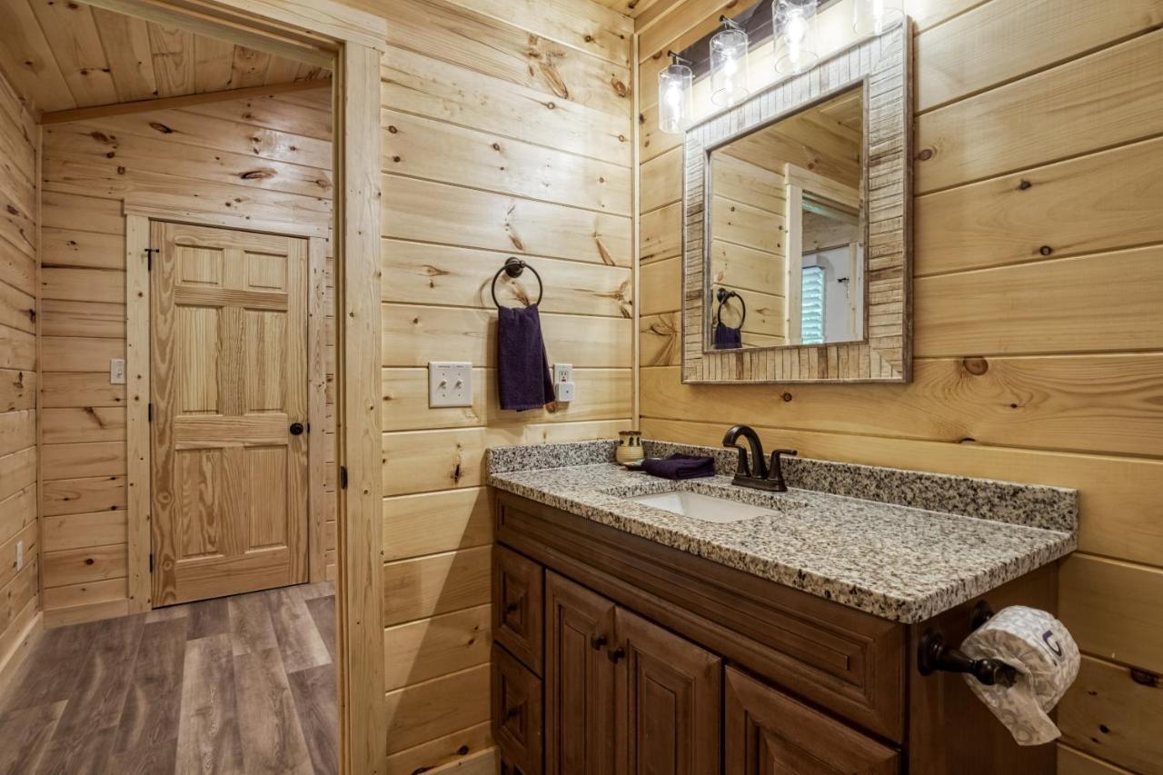 Hidden Creek, Pool Table, Hot Tub, 1089 Free Tickets Each Paid Day, Dollywood And More Gatlinburg Bagian luar foto