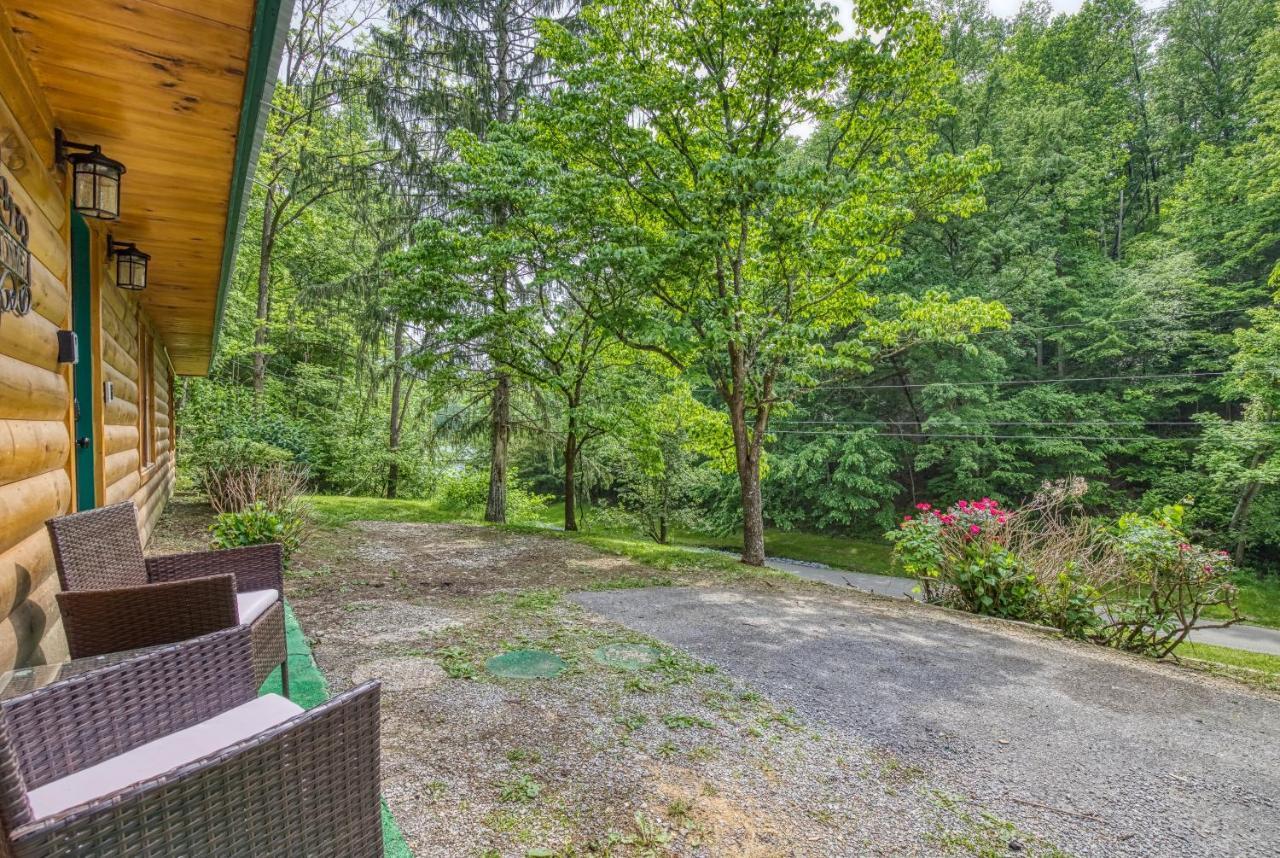 Hidden Creek, Pool Table, Hot Tub, 1089 Free Tickets Each Paid Day, Dollywood And More Gatlinburg Bagian luar foto