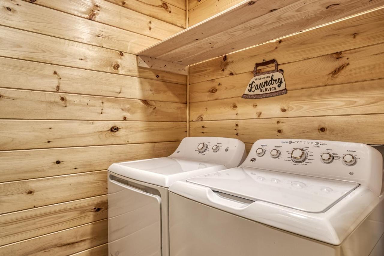 Hidden Creek, Pool Table, Hot Tub, 1089 Free Tickets Each Paid Day, Dollywood And More Gatlinburg Bagian luar foto