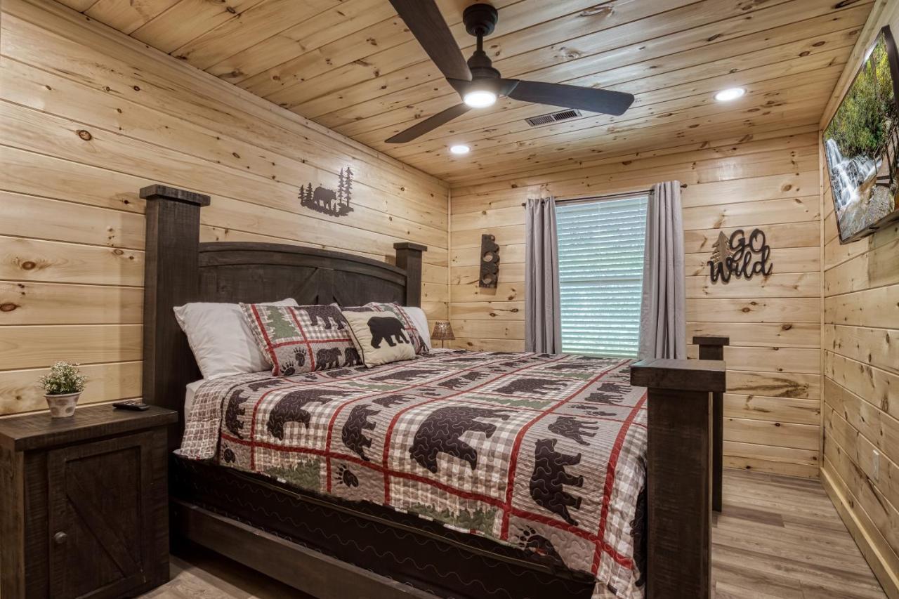 Hidden Creek, Pool Table, Hot Tub, 1089 Free Tickets Each Paid Day, Dollywood And More Gatlinburg Bagian luar foto